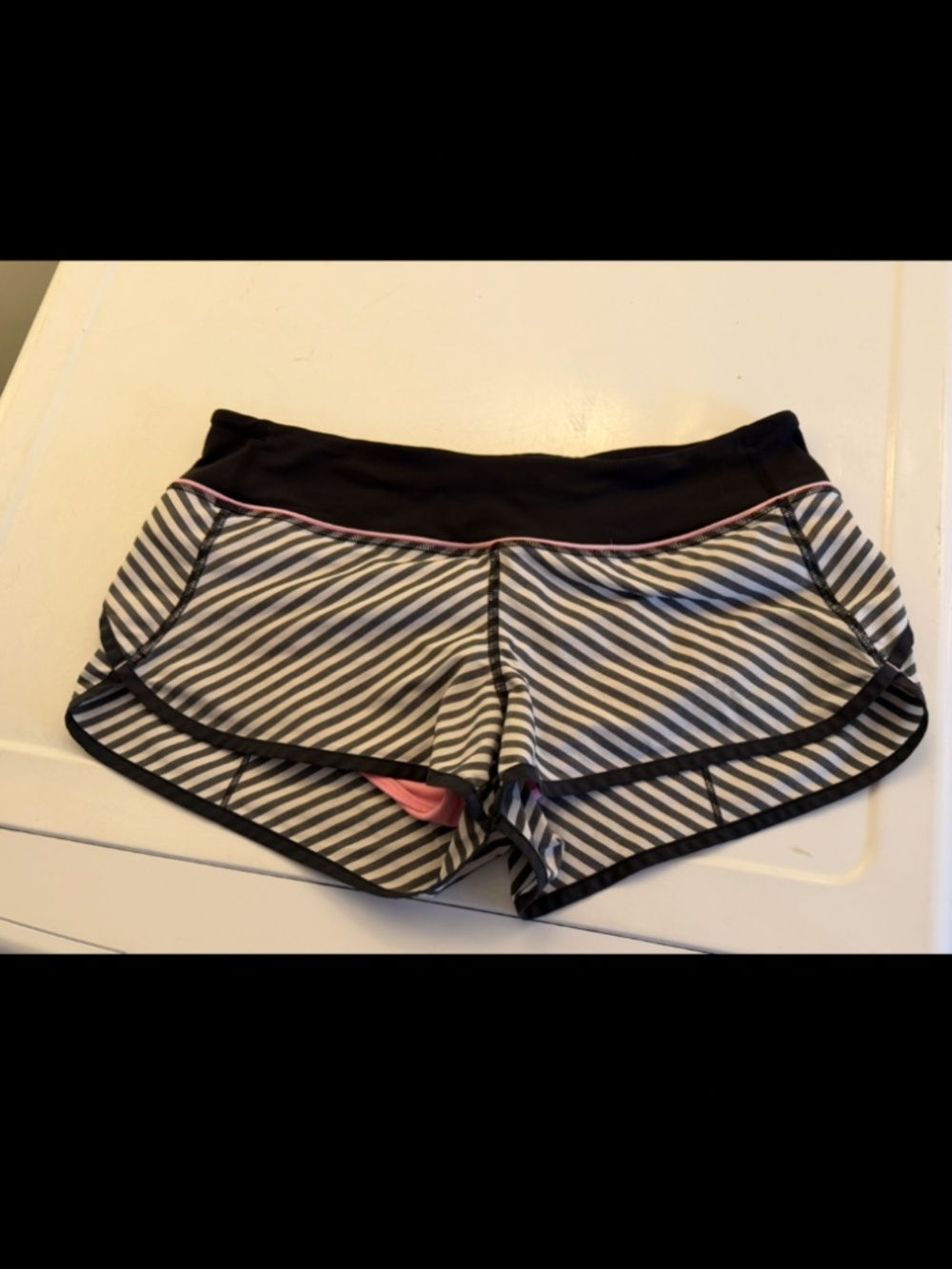 Lululemon Run: Speed Short Striped Black and White Pink Trim Size 8